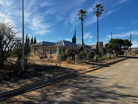 4 Bedroom Property for Sale in Loeriesfontein Northern Cape
